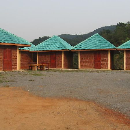 Chomdoy Bungalow & Restaurant 루앙남타 외부 사진